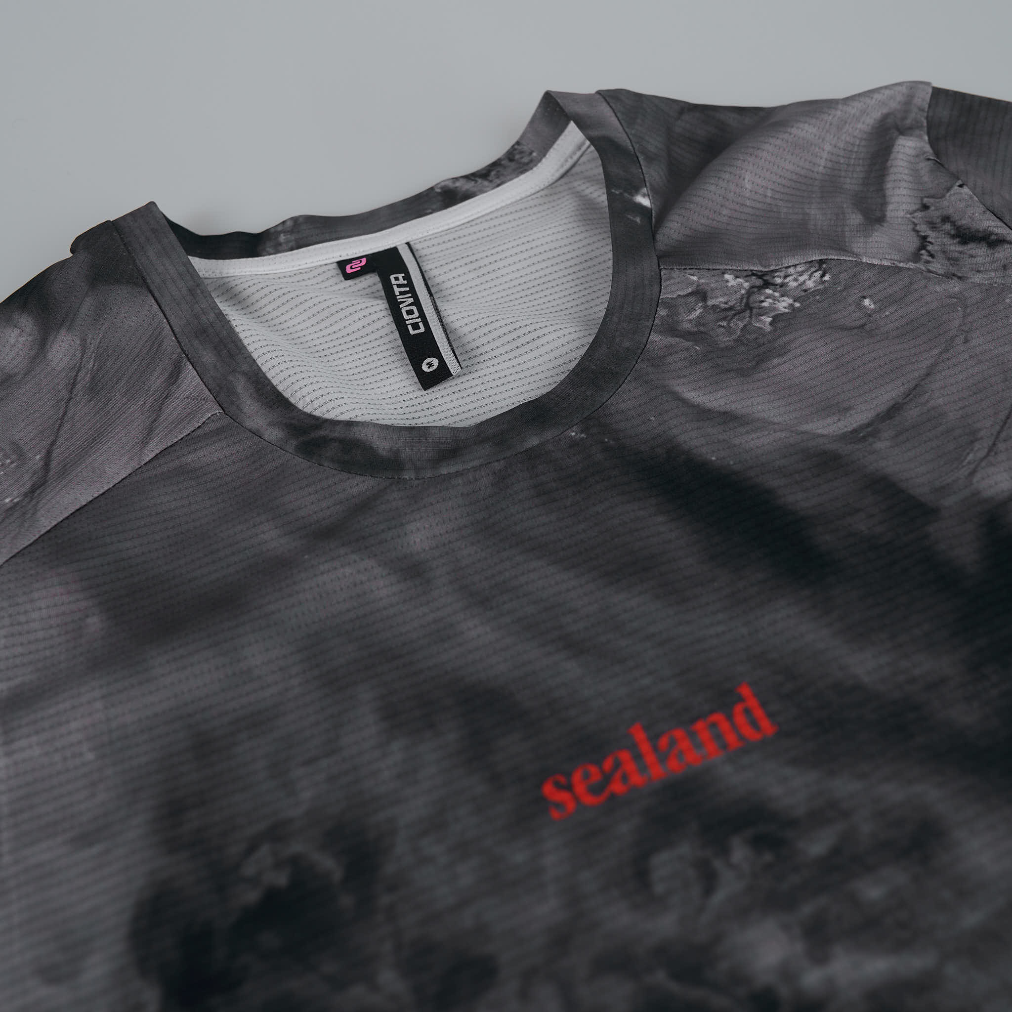Ciovita x Sealand Woman's Run Tee - Image 7